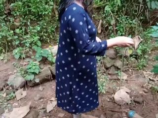 Bhabhi booked on the road for 500pees and fucked at home  supe....-0