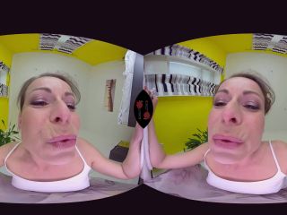 560 Caroline Ardolino - Sexy MILF Sitting on Your Face Virtual Reali ...-0