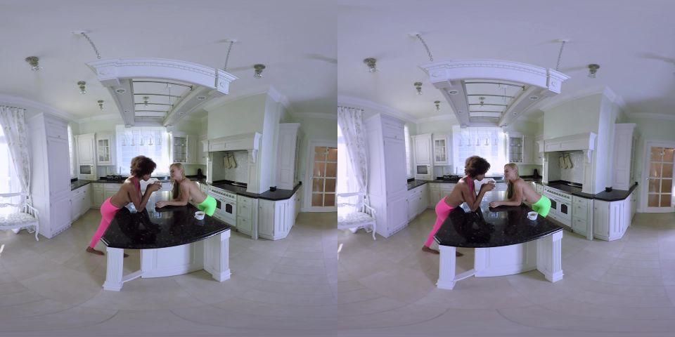 Kitchen Fun vr Luna Corazon