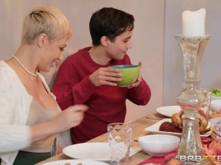 online xxx clip 39 uschi digard hardcore Eating Out For Thanksgiving, daughter on hardcore porn-0