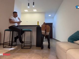 [GetFreeDays.com] Falso fotografo, contrata a chica de la limpieza y la pone a prueba. Ft antonellaluli Adult Film December 2022-0