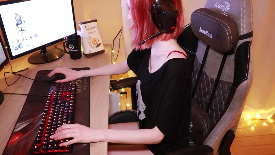 M@nyV1ds - Shinaryen - Gamer Girl Teen Fucked While She Plays