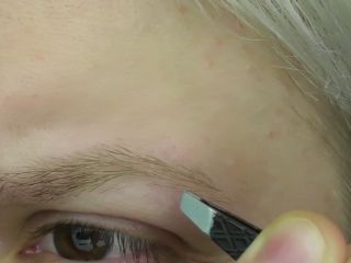 Plucking Eyebrows 1080p-0