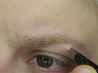 Plucking Eyebrows 1080p-1