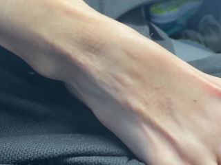 Pov Milf Foot Tease And Handjob While Driving 1080p-3