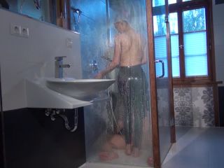 Mistress susi - latex worship in the shower-8