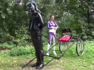 Mistress susi - latex sulky ride-5