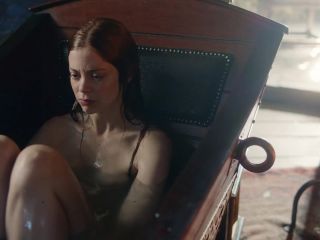 Charlotte Hope - The Spanish Princess s01e01 (2019) HD 1080p - (Celebrity porn)-6