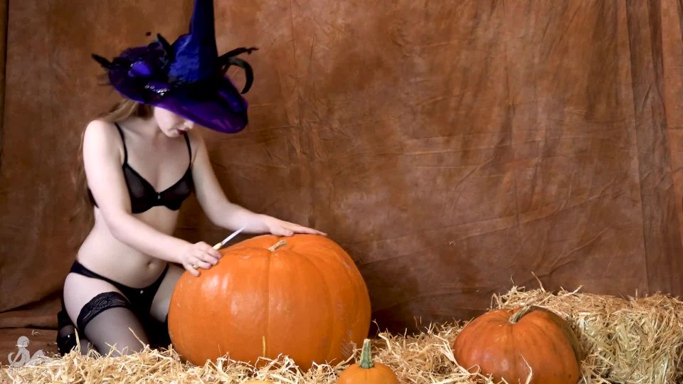 Shiri Allwood – Jack-Off-Lantern  1080p *