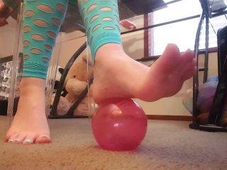 free video 31 free foot fetish feet porn | FrostyPrincess – Ball Roll | frostyprincess-2