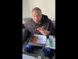 Johnlegendary - Football And Pizza Mukbang - Hardcore-6