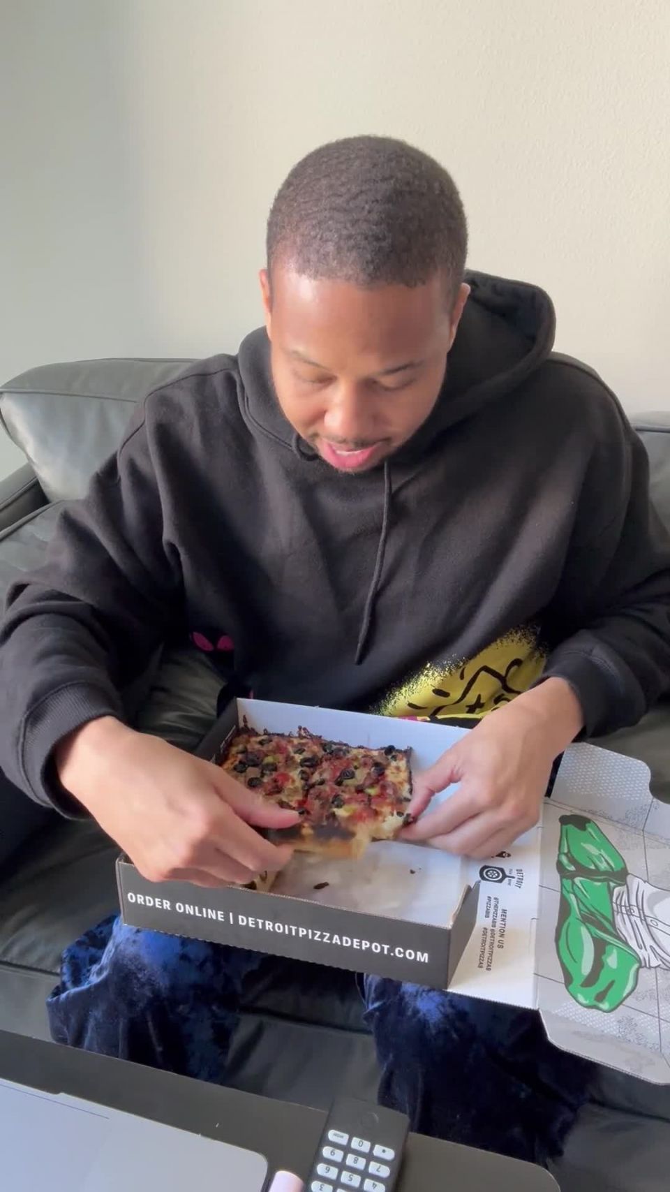 Johnlegendary - Football And Pizza Mukbang - Hardcore