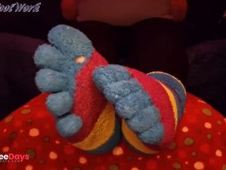 [GetFreeDays.com] Worship and Fuck My Big Feet In My Thick Colorful Fuzzy Winter Toe Socks - Give Me A Big Load Of Cum Adult Video January 2023-0