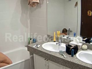 Reallifecam - Karol Take A Sexi Bath And Shave Her Pussy 21.11.2024 622P - Voyeur-5