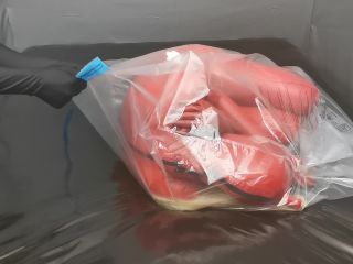 vicky d pbFun in a vaccum bag-0