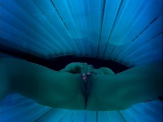 [GetFreeDays.com] I almost got caught rubbing my pussy in the tanning bed Sex Film January 2023-5