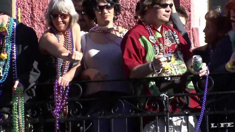 Mardi Gras Chicks Flashing in the Streets SmallTits