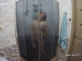 Cheryl And Roy Showering, 26 07 2024 720P - Amateur-4