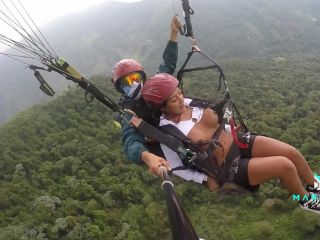 [Amateur] Mariana Martix squirts while paragliding-2