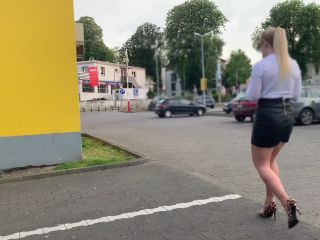 devil-sophie - Extrem dreist Public in die Chips Dose im Supermarkt gepisst - Schnell zurueck damit ins Regal  on amateur porn hairy amateur sex-2