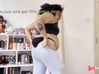 [GetFreeDays.com] BBW Cutiepiie Curvy - Deciding Leggings to go to gym Try on Haul Porn Film December 2022-7