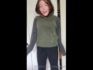 Rylie rowan () Rylierowan what i show tik tok vs what i show you guys 27-08-2021-2