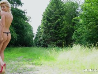 Outdoor intercourse for Cherry Kiss - Facials-3