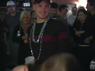 Neverbeforeseen Mardi Gras Girls Flashing Pussy And Tits On The Streets Of New Orleans BigTits-9