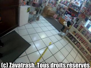 [Siterip] Zavatrash Une Libertine Rentre Dans Un Sex Shop Pour Sucer Des Bites-4