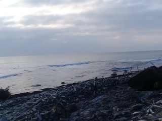 Girl sucked right on the beach near the sea-2