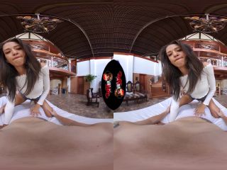 Johana Rivera in Slim Pickings - virtual reality - reality -5