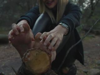 Stinky feet – LAUREN’S BAREFEET IN THE WOODS-0