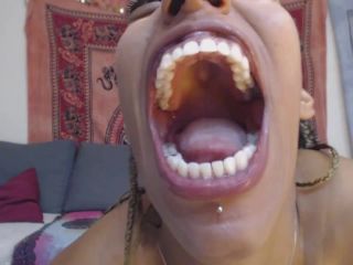 GoldenLace My big toothy gob - Ebony-8