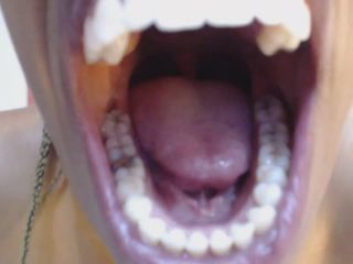 GoldenLace My big toothy gob - Ebony-9