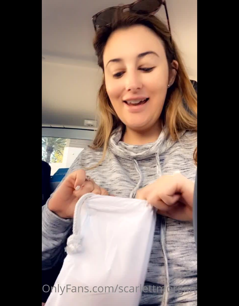 Scarlett Morgan Scarlettmorgan - yay new toys unboxing in the car cause im too excited 16-07-2020