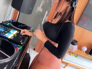 Dj Lauren Gostosa Fudendo E Levando Gozada Na Boquinha 1080p-0