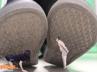 [giantess.porn] Anna goddess Fantasy Wonderland - Yide Giantess with Dwarf Stories keep2share k2s video-7