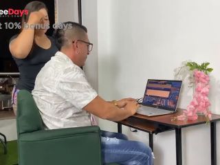 [GetFreeDays.com] Jhon Smith helps Linda Clauss with her work and receives a reward Porn Film July 2023-1