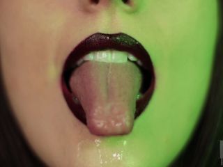 porn video 10 Liv Royale – Grotesque Mouth and Spit Play, primal fetish on femdom porn -4