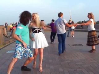 fly-skirt-wind-loves-street-dancing-4