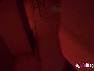 Lana Bunny El lavabo del pub, ojos vendados y una teen esperando rabos. Lana, la vecinita zorrita y su adiccion al sexo - 2019-11-04-0