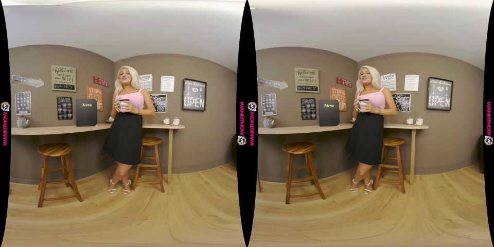 MASTURBATING VR CUSTOMER CUMS IN PUBLIC COFFEE SHOP