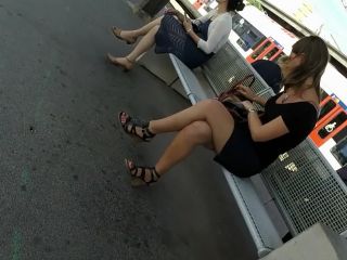 Sexy milf legs crossed toes amar voyeur candid 54!-6