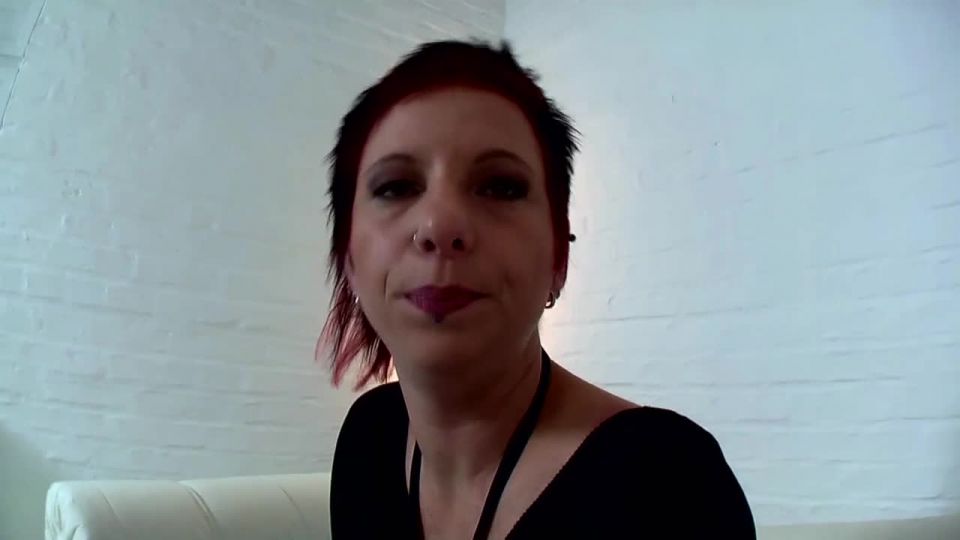 Short red hair pierced lady masturbates in a closeup video Casting