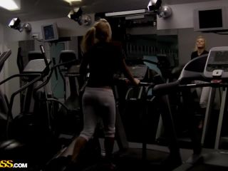 Hot amateur girlfriend blowjob in a  gym-1