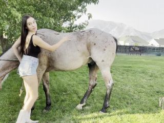 M@nyV1ds - NataliaLeo - Meet My Newest Horse-4