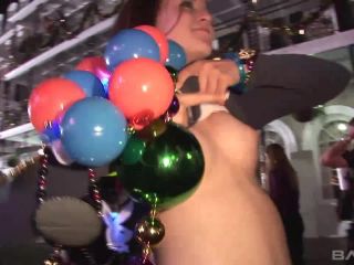 Aria Flashes Her Tits During Mardi Gras Festivities-5