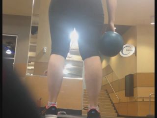 Noticeable ass in the gym Voyeur!-4