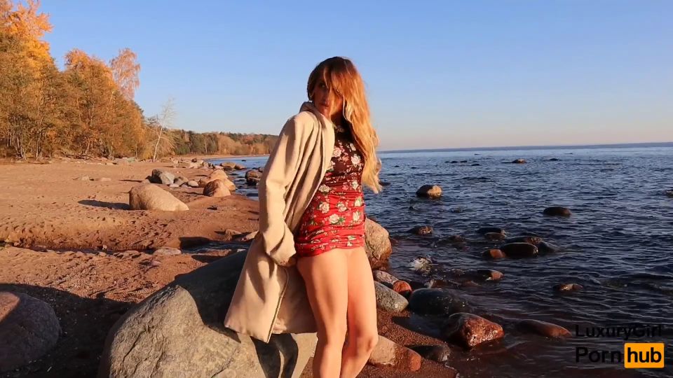 Teen Public Masturbation On The Beach  Black Dildo And Luxurygirl 1080p