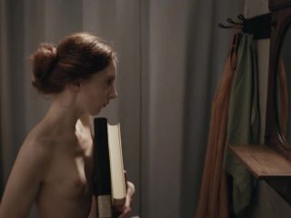 Roxane Duran, Liese Lyon - Krieg der Traume s01e05 (2018) HD 720p - (Celebrity porn)-5